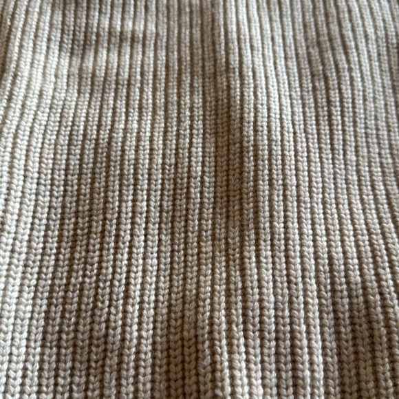 Madewell V neck sweater - Picture 2 of 3